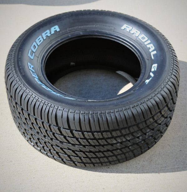 Tire Cooper Cobra Radial G/T 295/50R15 105S A/S All Season - Image 2
